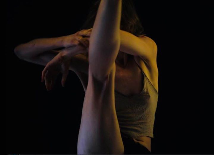 Lee más sobre el artículo Danza,- Improvisación con Camille Hanson